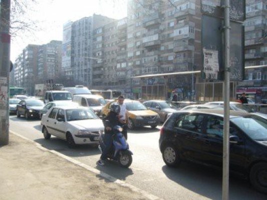 Mopediştii care au făcut cursuri de legislaţie până pe 19 ianuarie, nu mai au nevoie de şcoală de şoferi